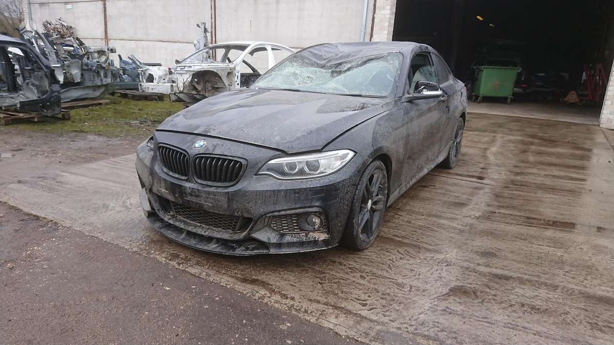 BMW 220