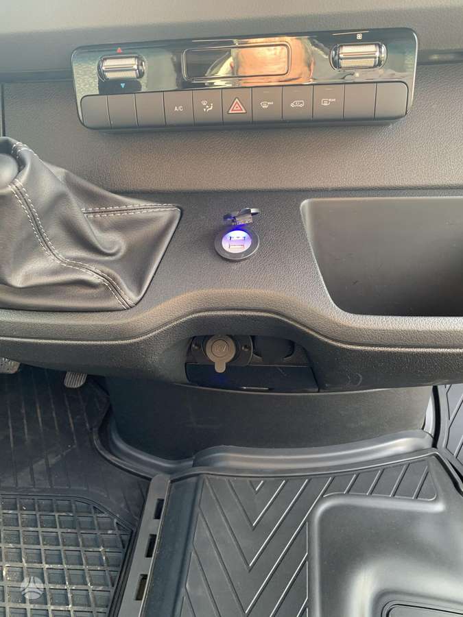 Mercedes-Benz Sprinter, passenger minibus