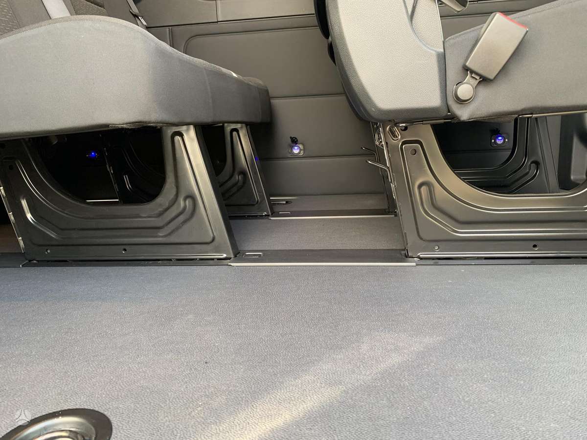 Mercedes-Benz Sprinter, passenger minibus