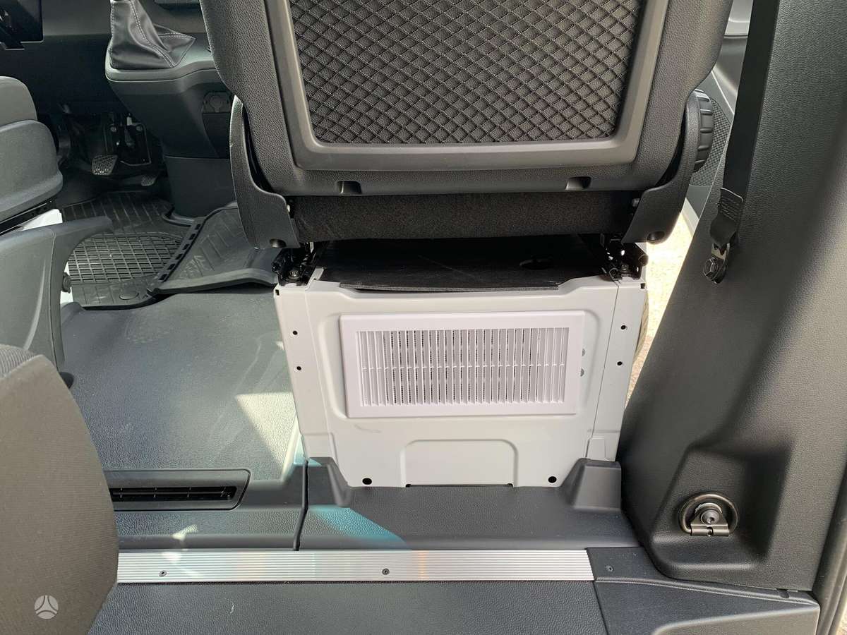 Mercedes-Benz Sprinter, passenger minibus
