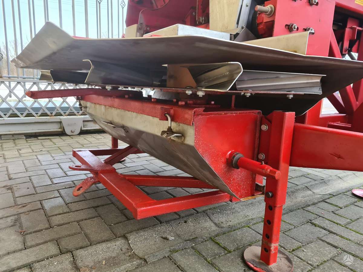 Bredal B2, spreaders