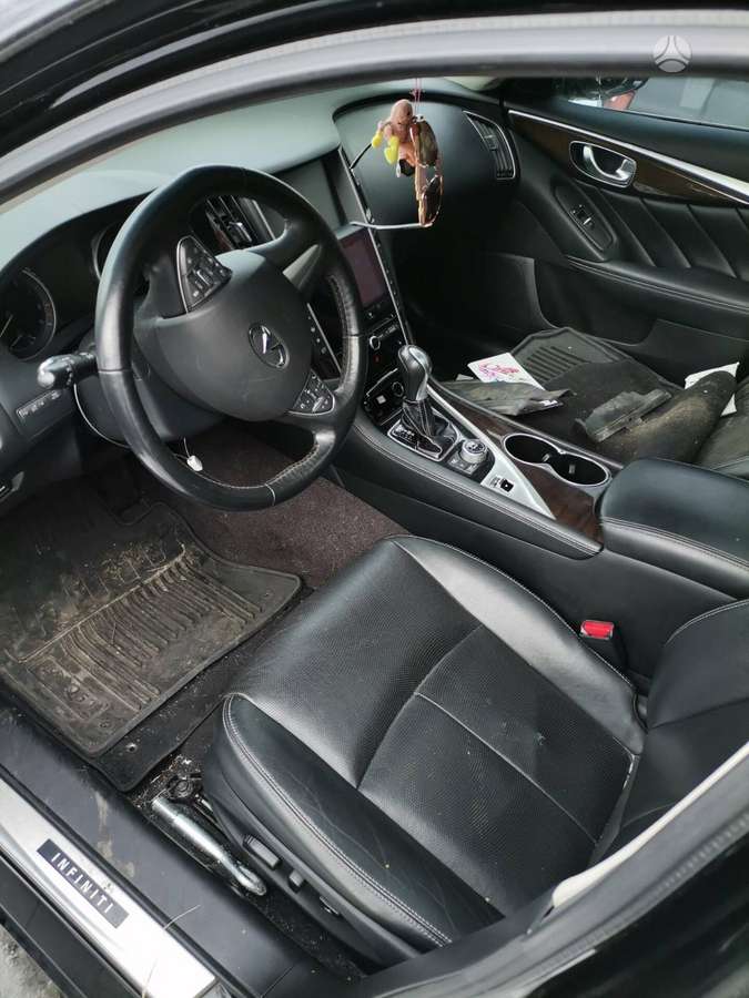 Infiniti Q50 dalimis