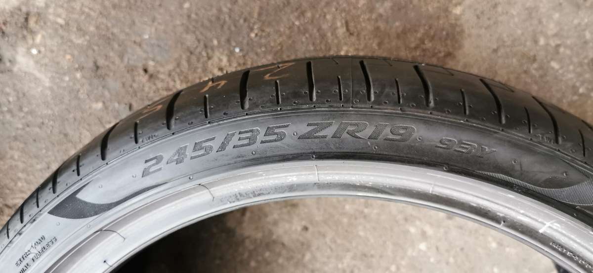 Pirelli, summer 245/35 R19