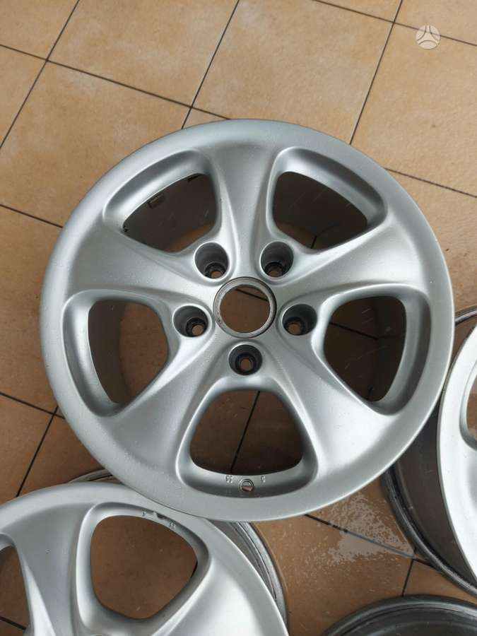 Porsche, lengvojo lydinio, R17