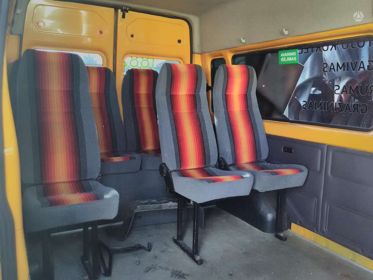 Ford Tranzit, krovininiai mikroautobusai