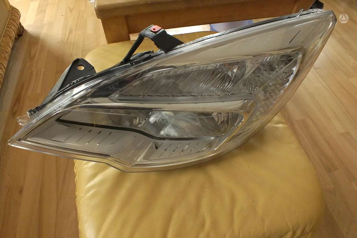 Opel Meriva фары