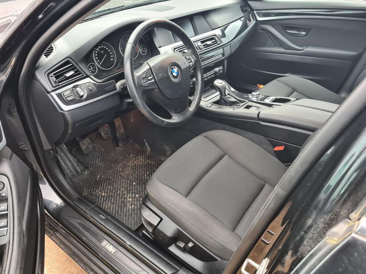 BMW 520 Dalimis daugiau info telef