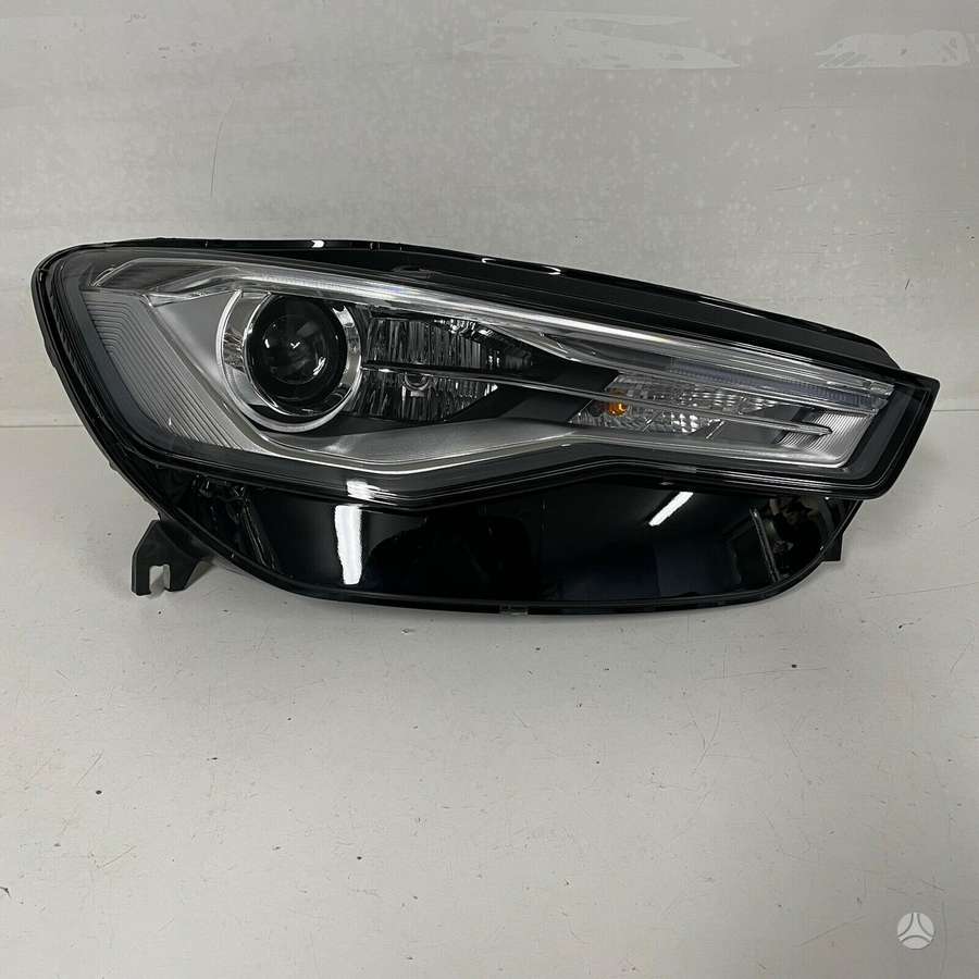Audi A6 gaismas