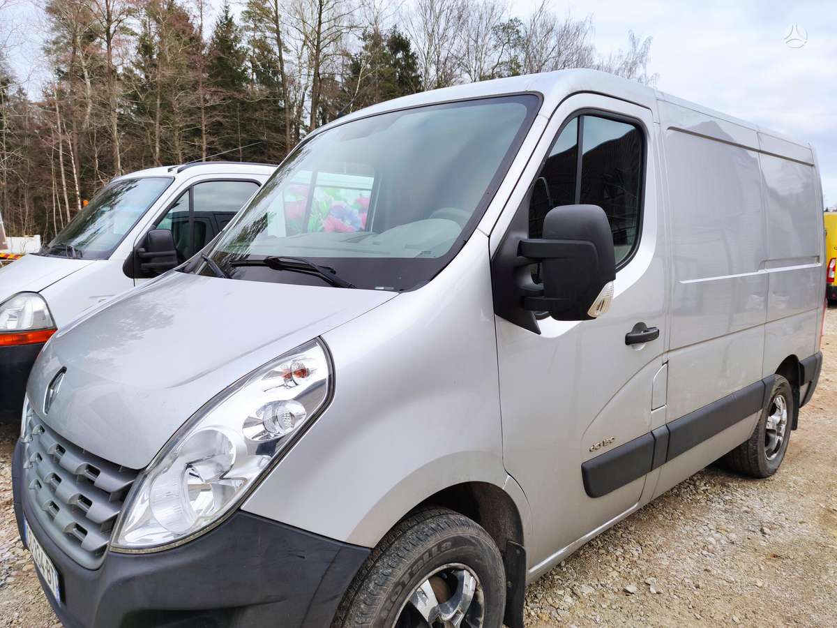 Renault Master, preču