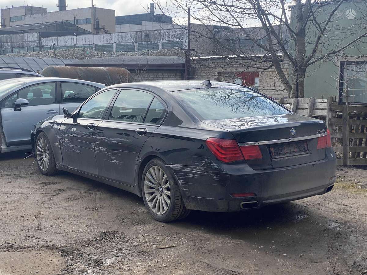 BMW 750 по частям