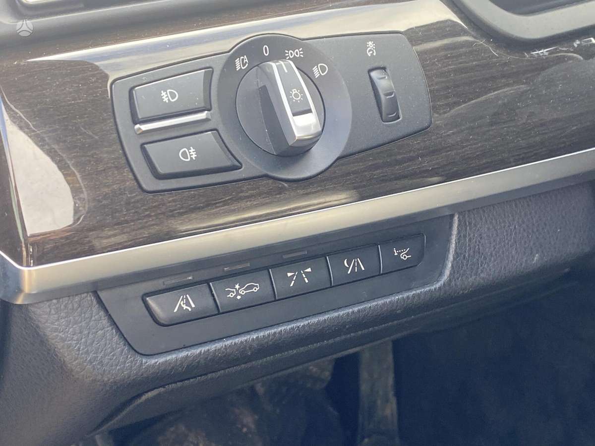 BMW 750 rezerves daļās