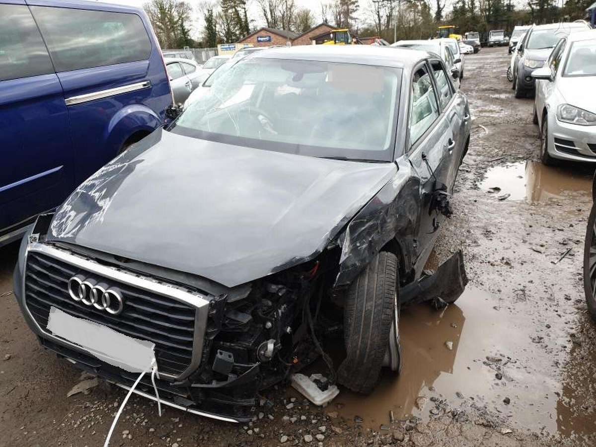 Audi Q2 dalimis