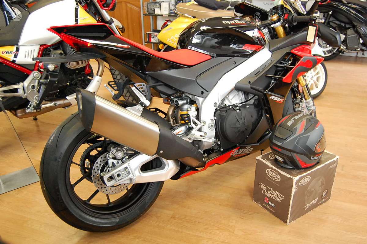 Aprilia RSV 1100cc, superbikes