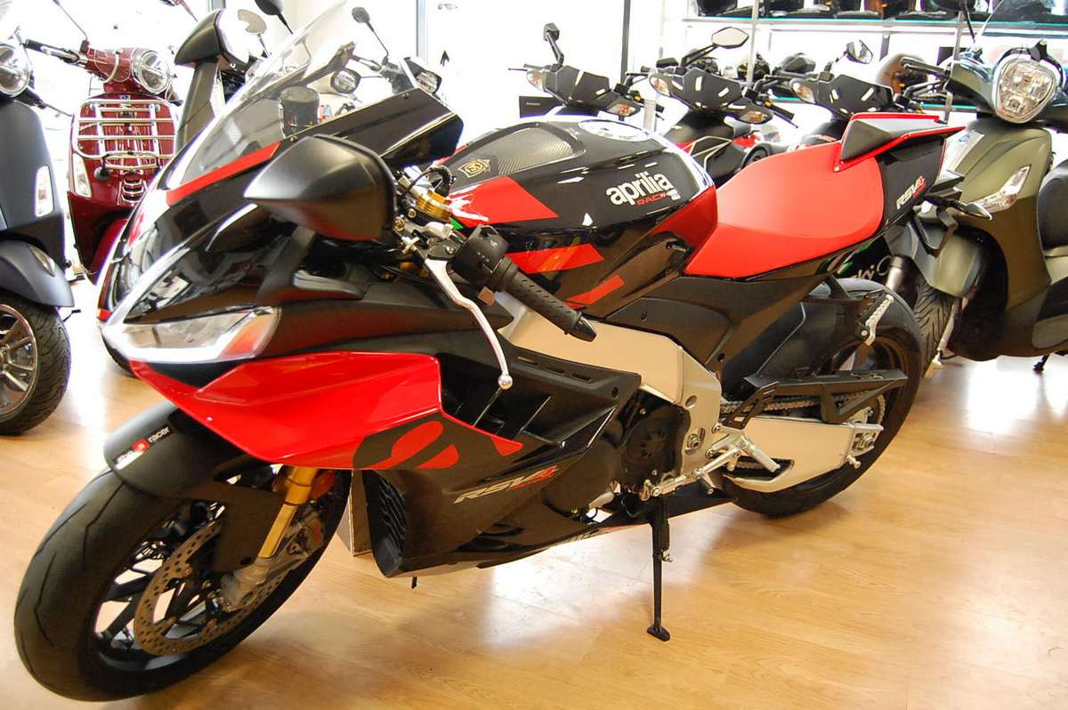 Aprilia RSV 1100cc, superbikes