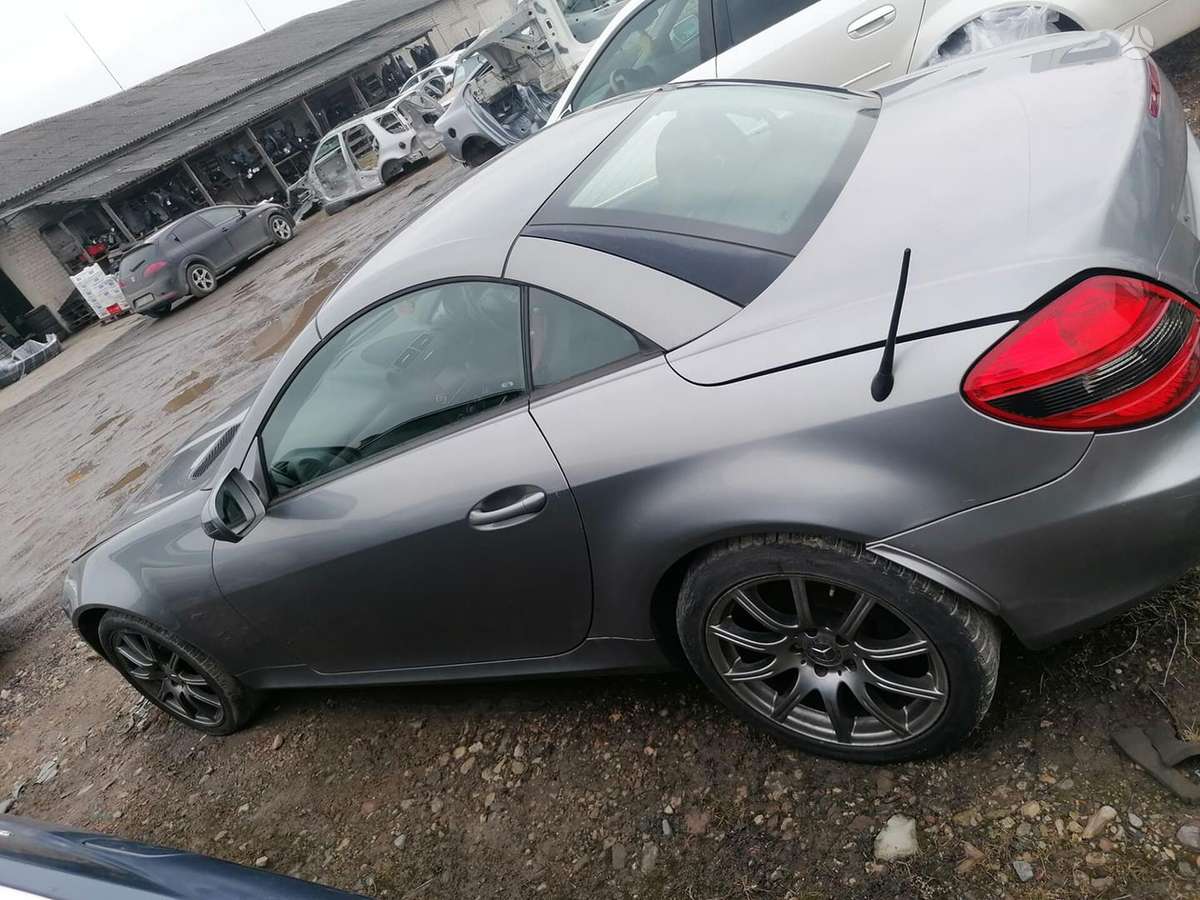 Mercedes-Benz SLK300