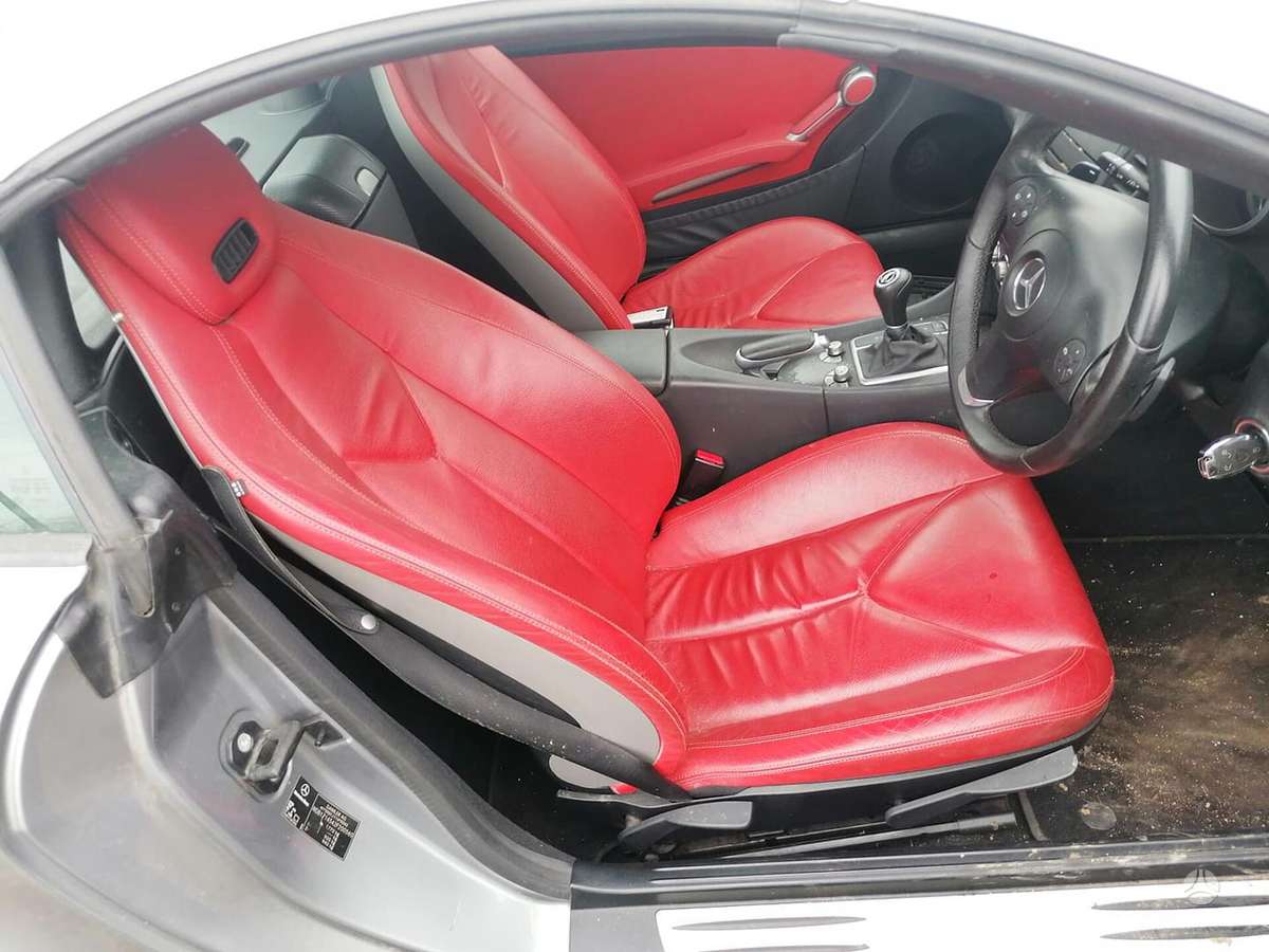 Mercedes-Benz SLK300