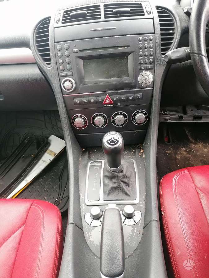 Mercedes-Benz SLK300