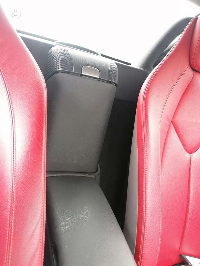 Mercedes-Benz SLK300