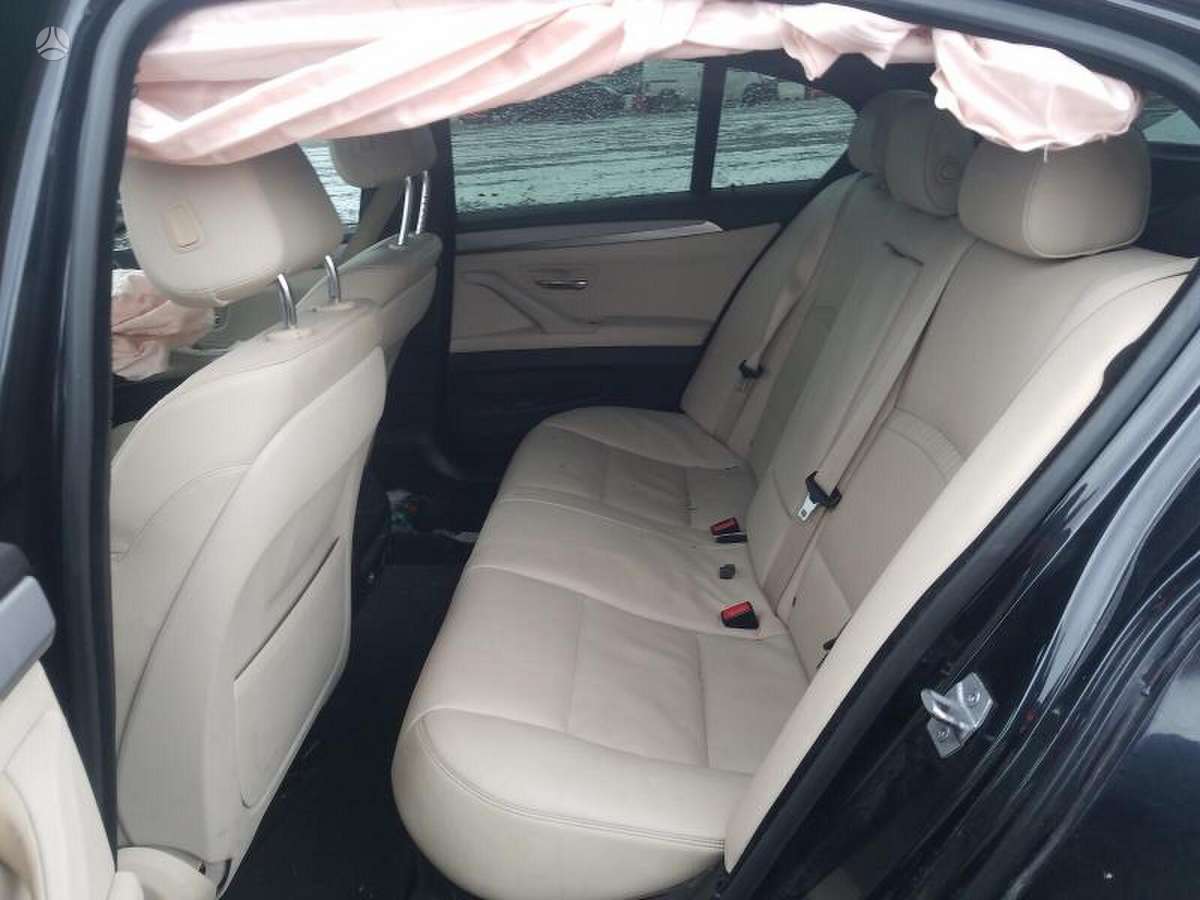 BMW 5 serija dalimis