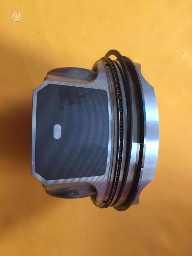 Jaguar F-Pace pistons