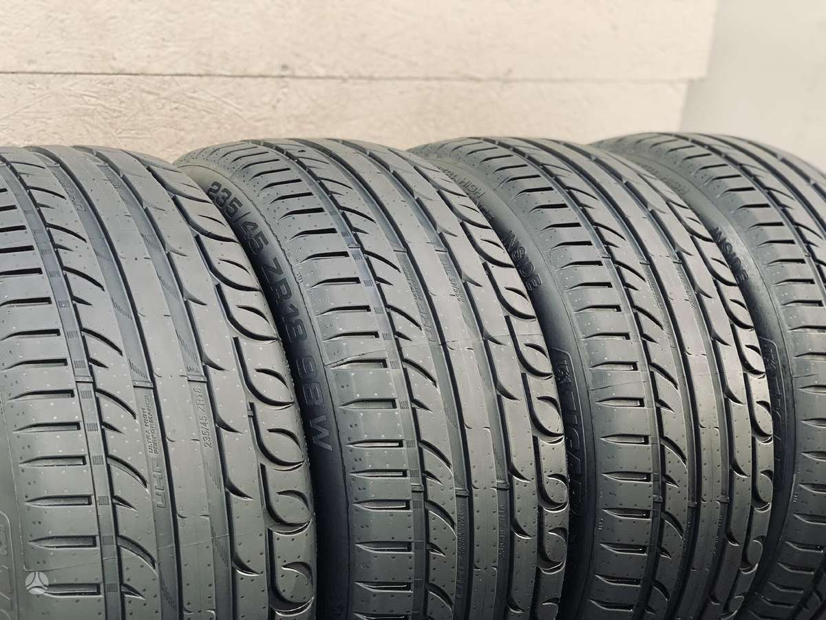 Tigar UHP, summer 235/40 R19