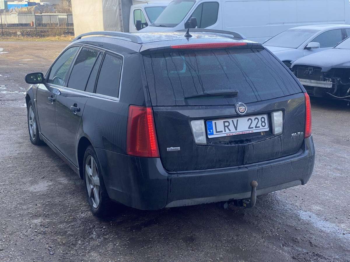 Cadillac BLS dalimis