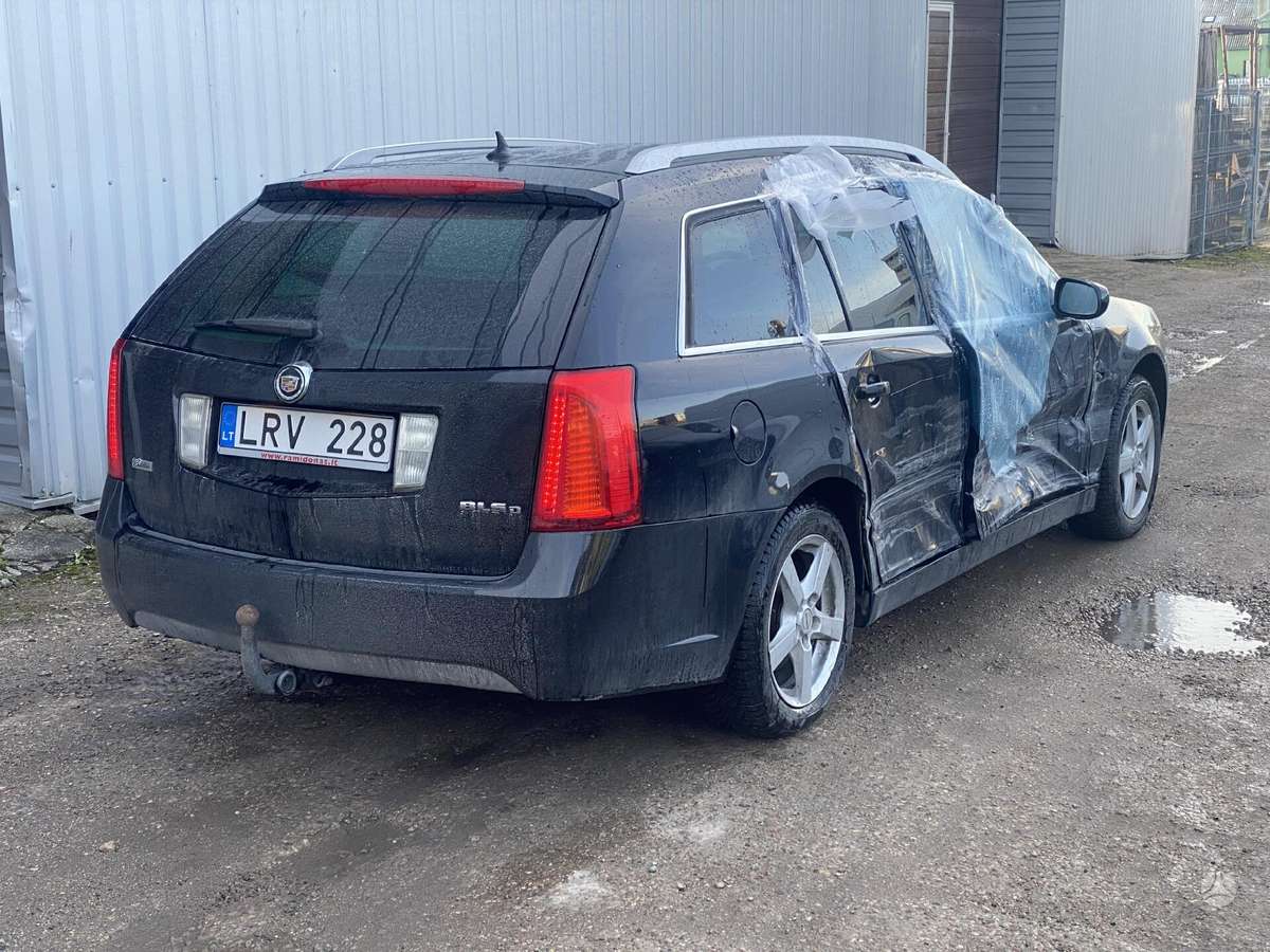 Cadillac BLS dalimis