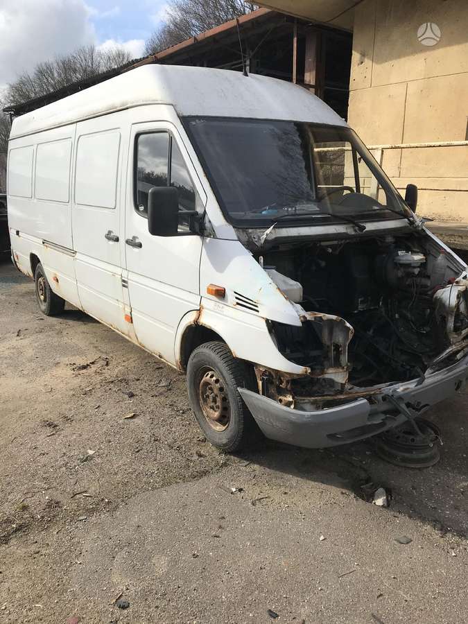 Mercedes-Benz Sprinter, cargo vans