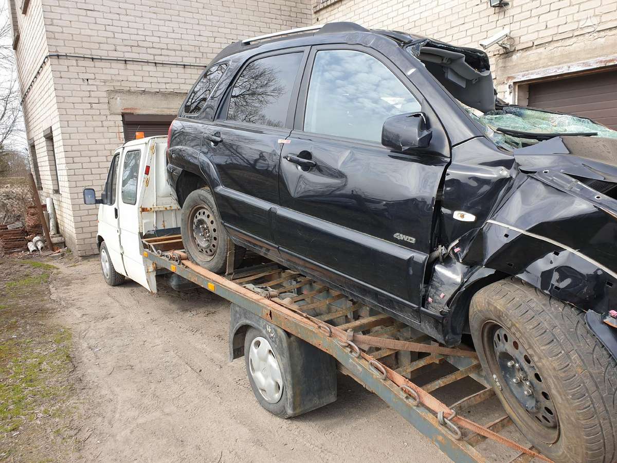 Kia Sportage по частям
