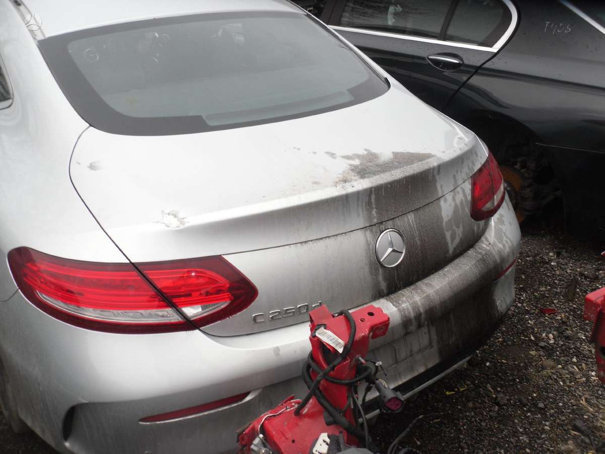 Mercedes-Benz C klasė по частям