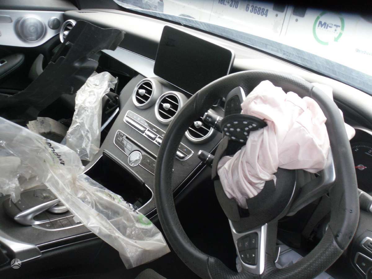 Mercedes-Benz C klasė по частям