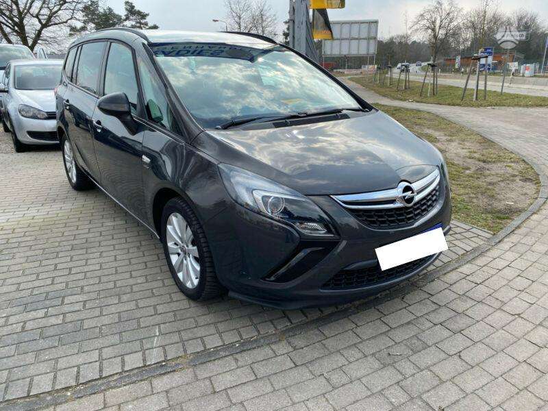 Opel Zafira dalimis