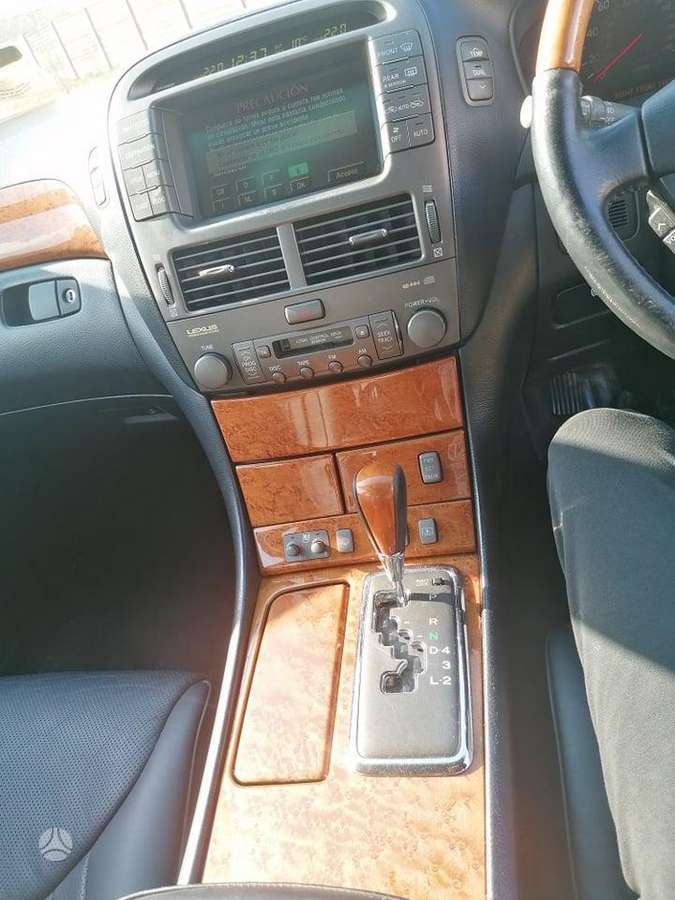 Lexus LS 430