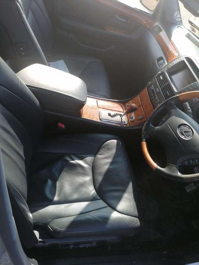 Lexus LS 430