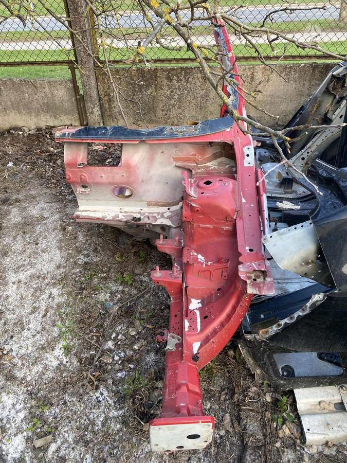 Volvo XC60 frame rails (fornt, rear)