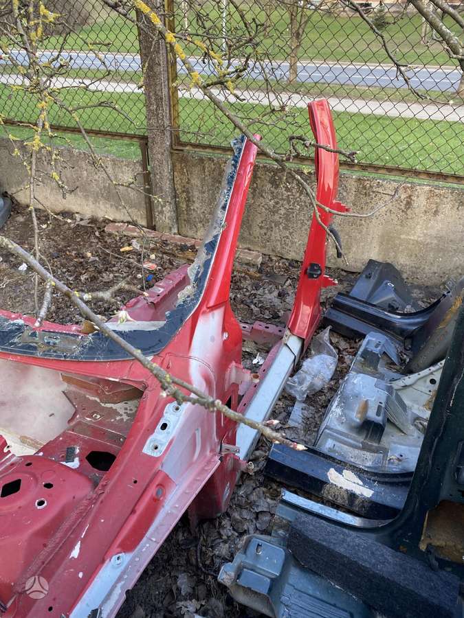 Volvo XC60 frame rails (fornt, rear)