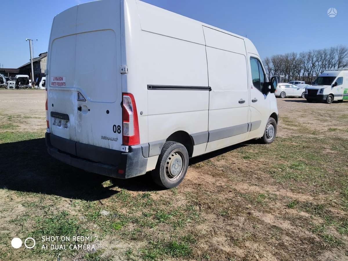 Renault Master, preču