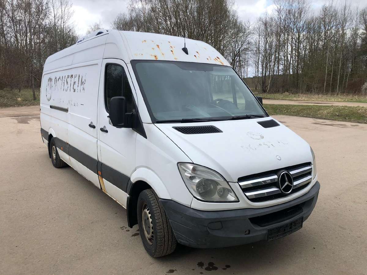 Mercedes-Benz Sprinter, preču