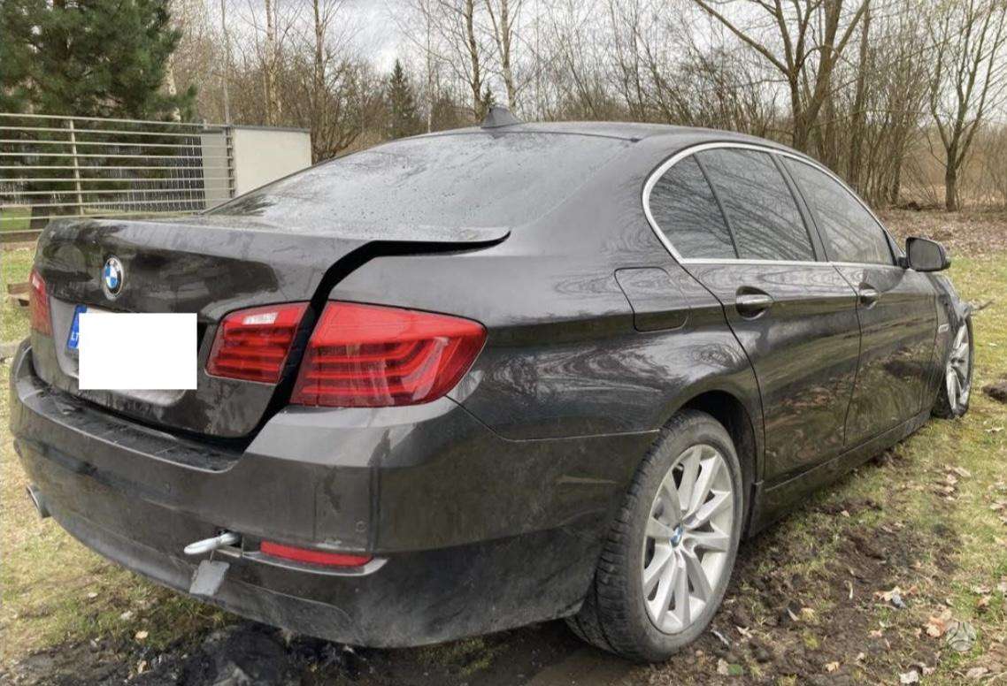 BMW 5 serija dalimis