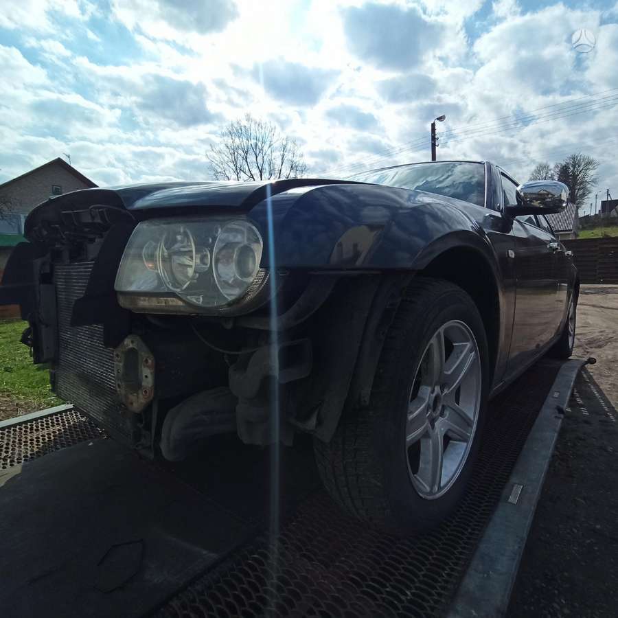 Chrysler 300C по частям