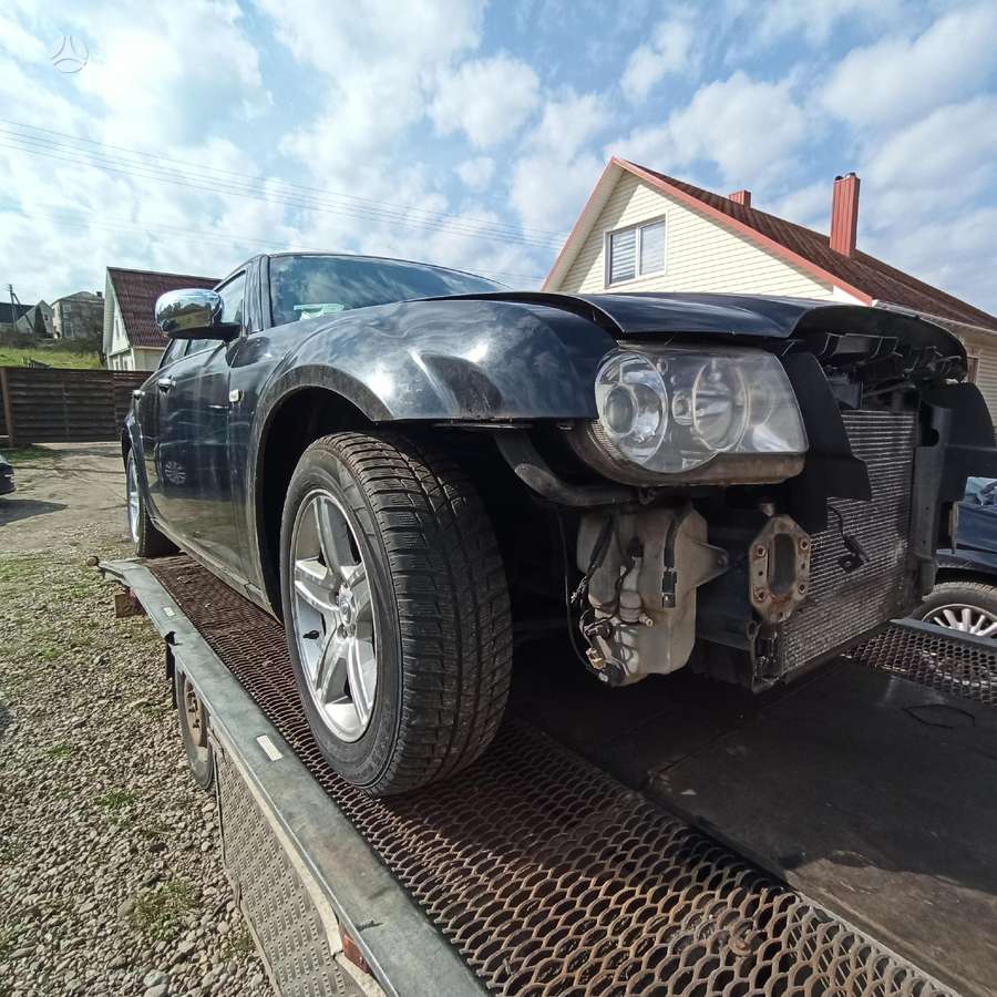 Chrysler 300C dalimis