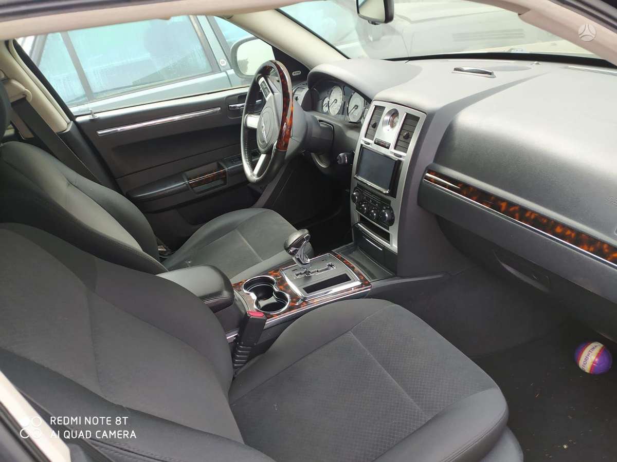 Chrysler 300C dalimis