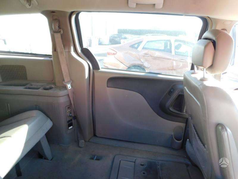 Chrysler Town & Country dalimis