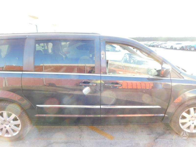 Chrysler Town & Country dalimis