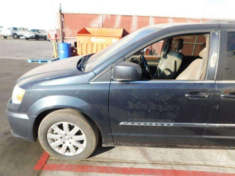 Chrysler Town & Country dalimis
