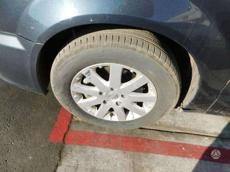 Chrysler Town & Country dalimis
