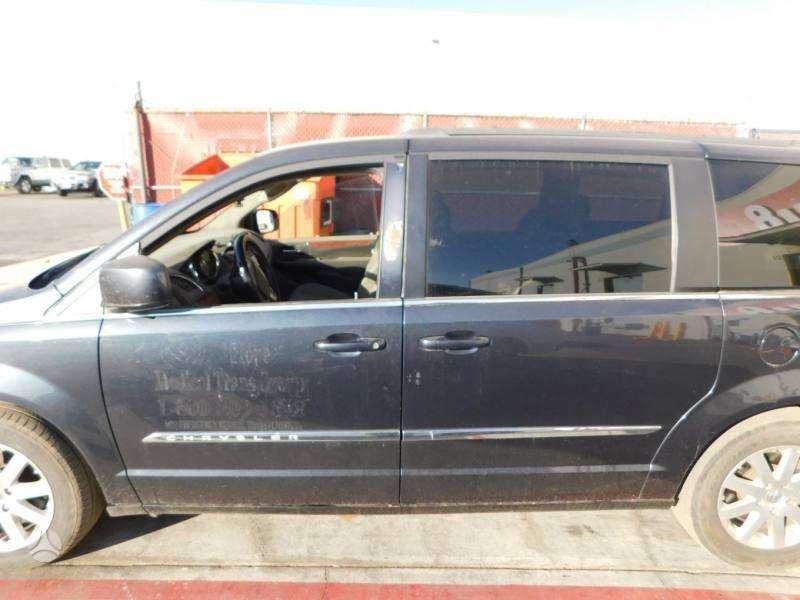 Chrysler Town & Country dalimis