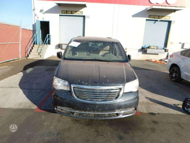 Chrysler Town & Country dalimis