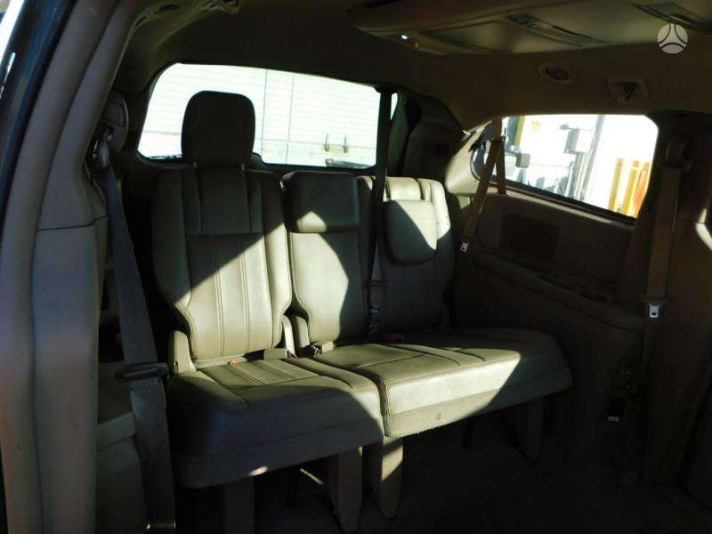 Chrysler Town & Country по частям