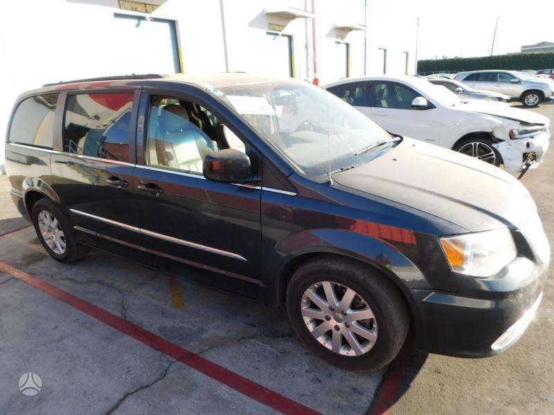 Chrysler Town & Country dalimis